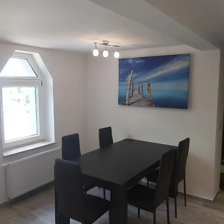 Ferienapartment Meiss 公寓 *